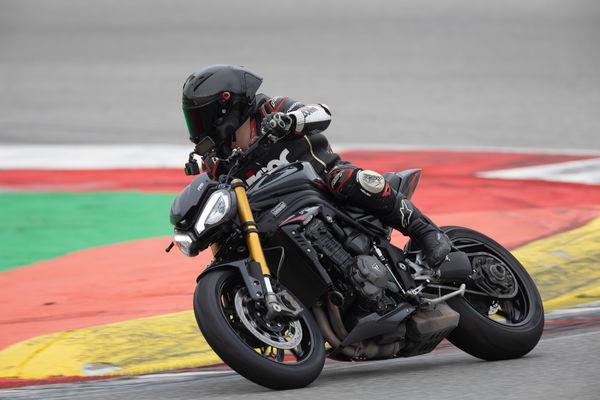 スピードトリプル1200 Rs-ライディングトラック