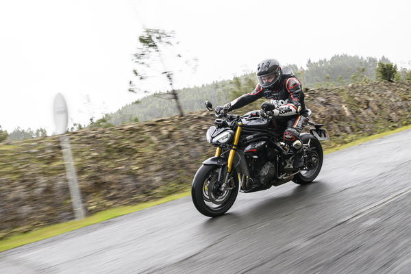 スピードトリプル1200 Rs -Riding Road