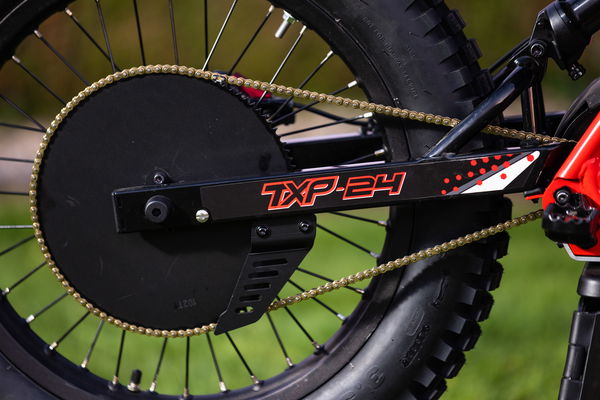 TXP-24の後輪とスプロケット