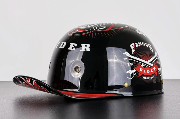 バイカーライフスタイル安全でないオートバイヘルメット