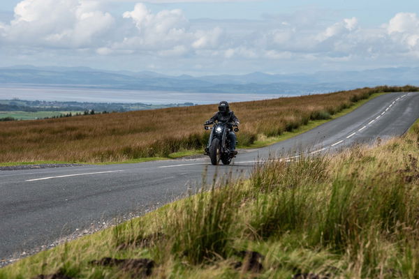 ベンダナポレオンボブ500-ライディング