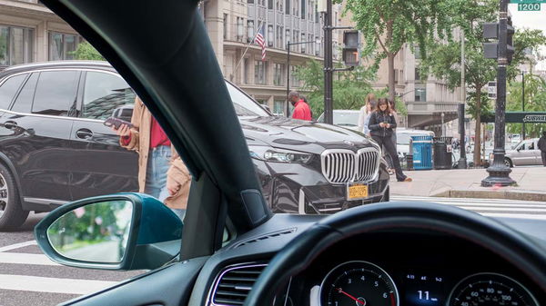 車の中のAピラー