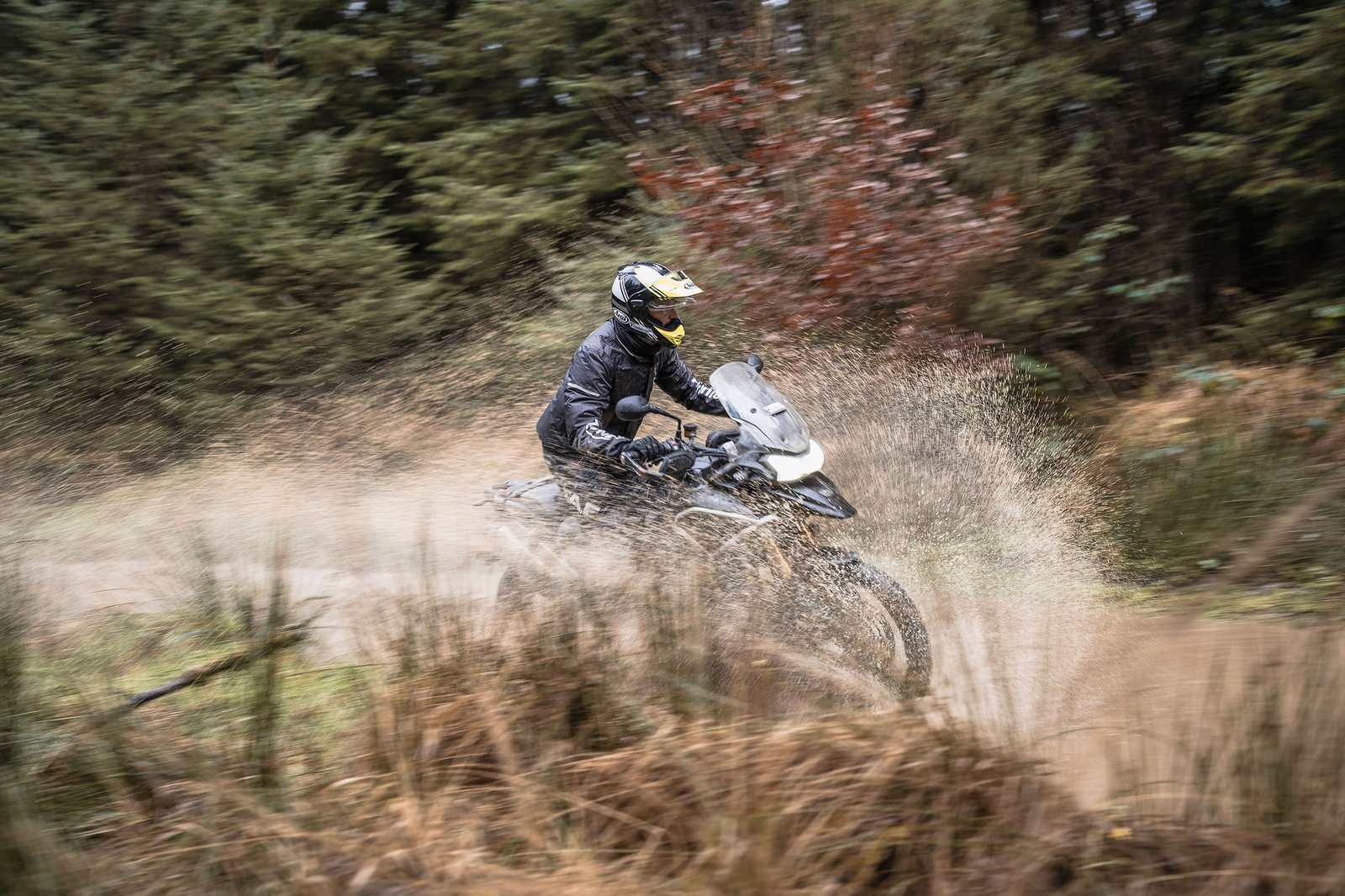 極端に見えるかもしれませんが、初心者からプロまで、あらゆる能力のオフロードライダーが登録できます。