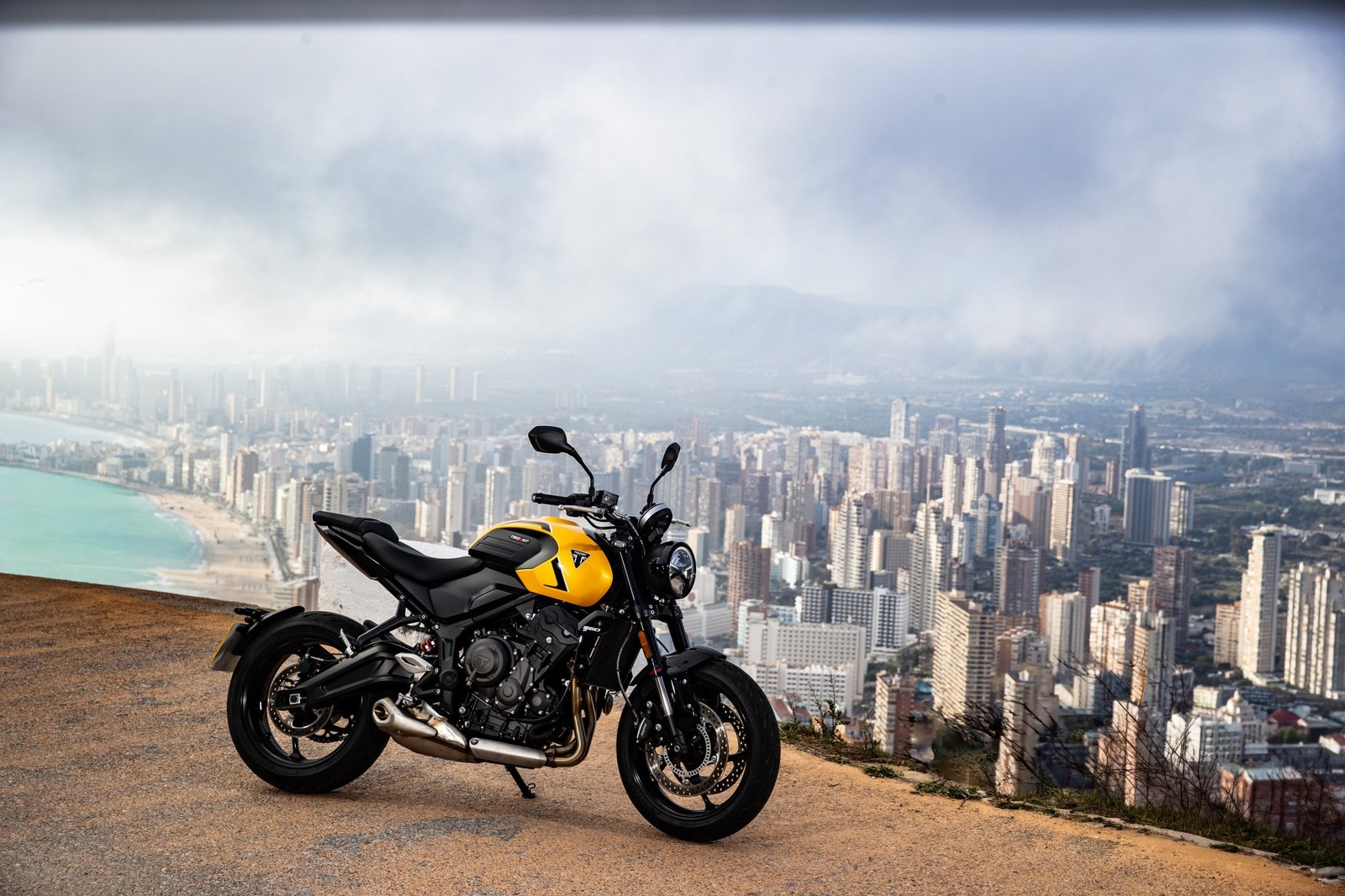 2026 トライアンフ トライデント 660