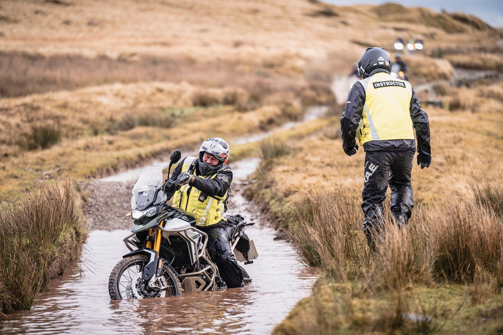 マットも、そしてもっと重要なことに、バイクも泳ぎに耐えました。