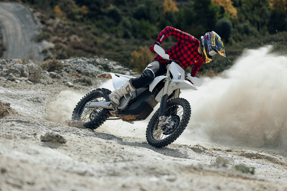 公道走行可能なStark Varg EX