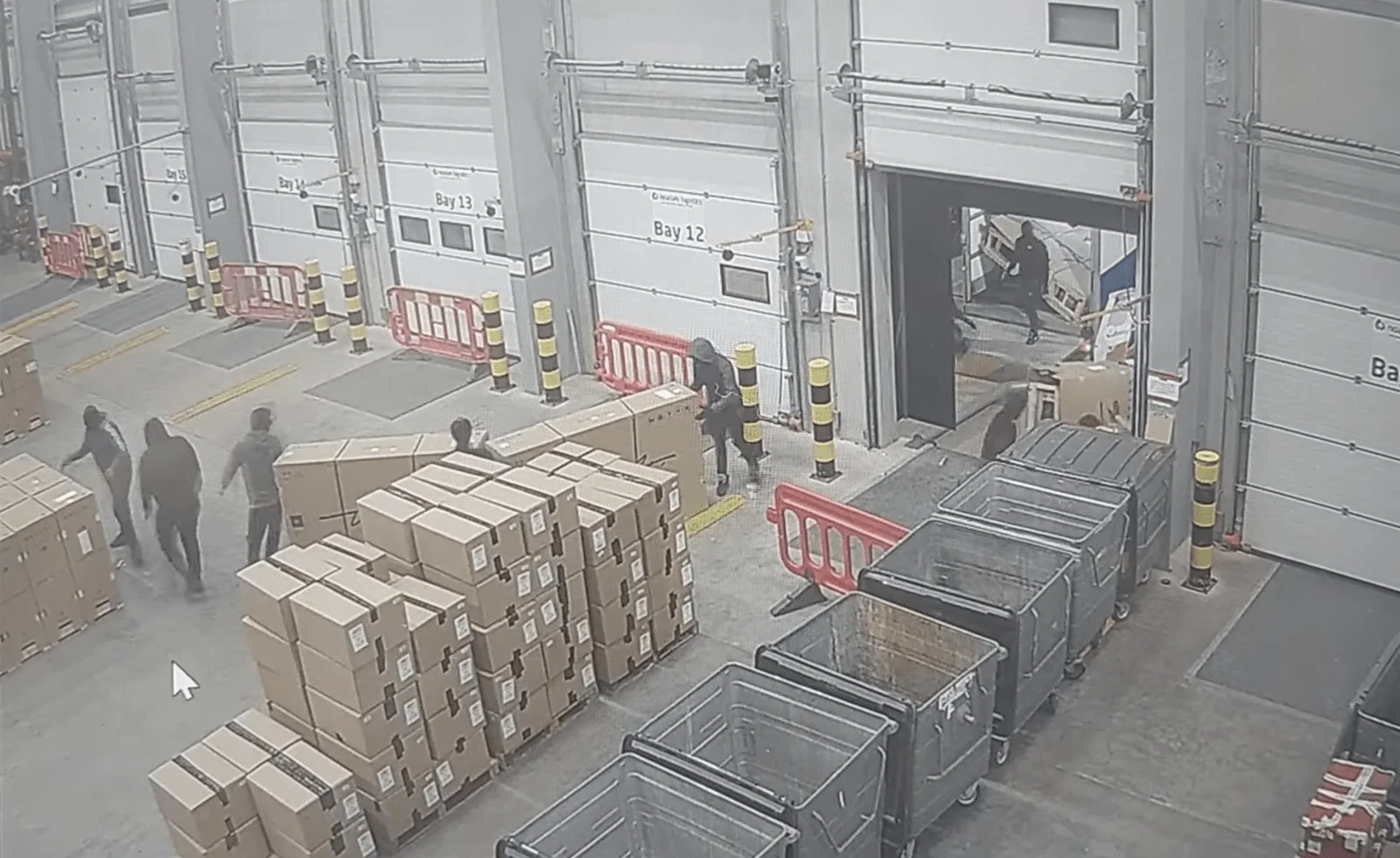 14万ポンド相当の自転車を盗んだ覆面ギャング