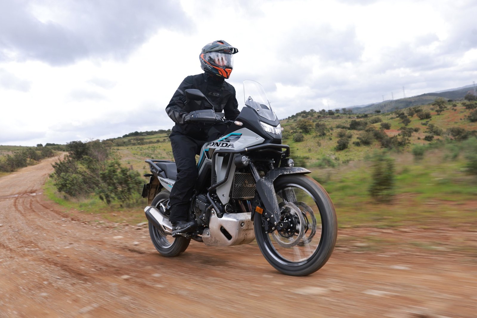 2026 ホンダ XL750 トランザルプ E クラッチ