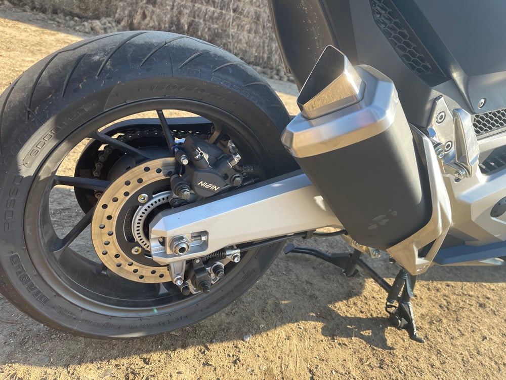 フォルツァ750エキゾーストブレーキ