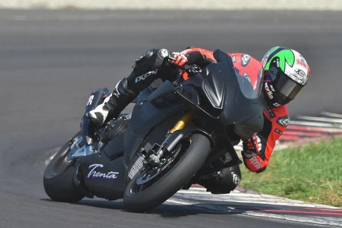 アプリリア RSV4 トレンタ