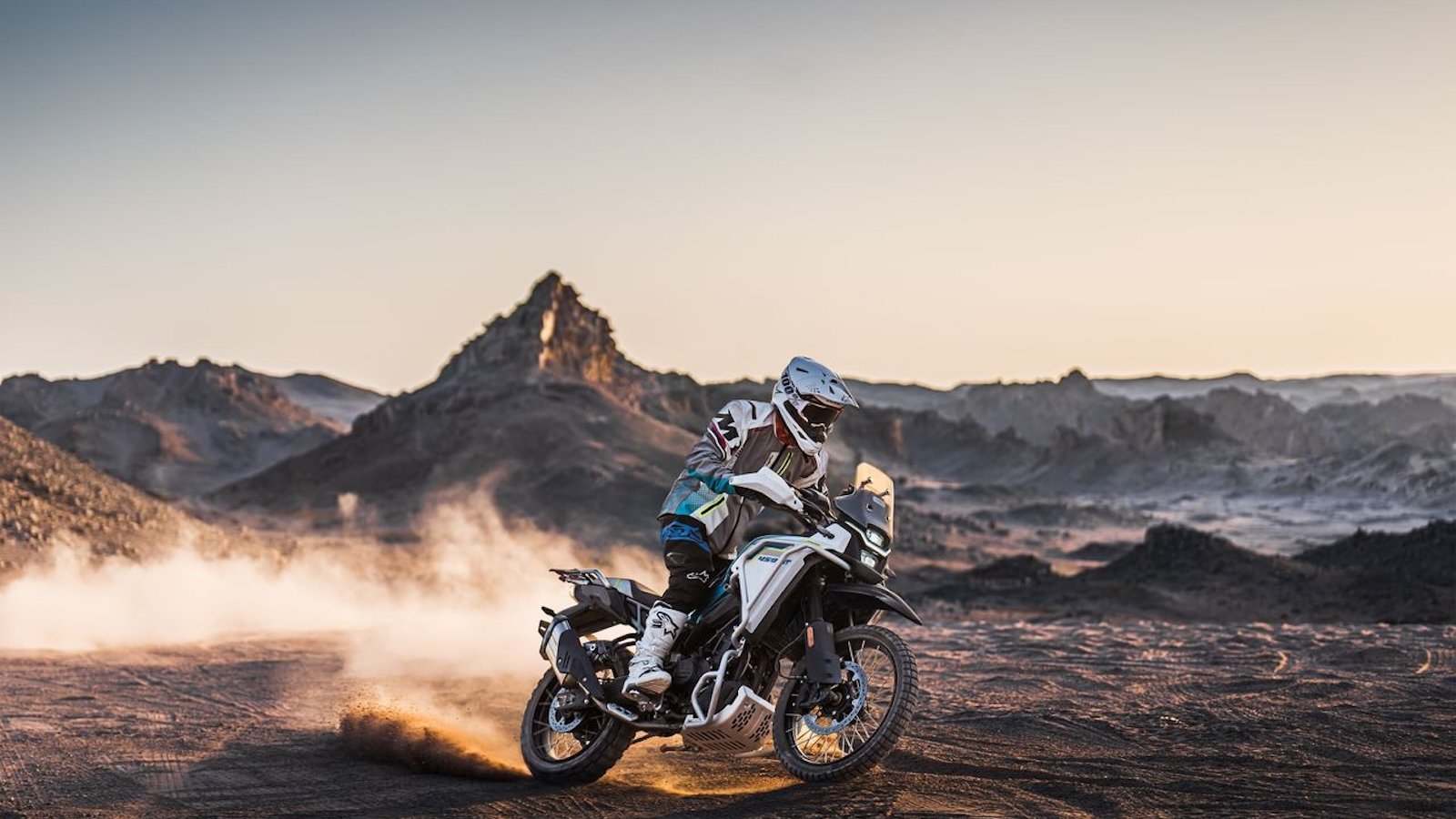 The CFMoto 450MT - riding