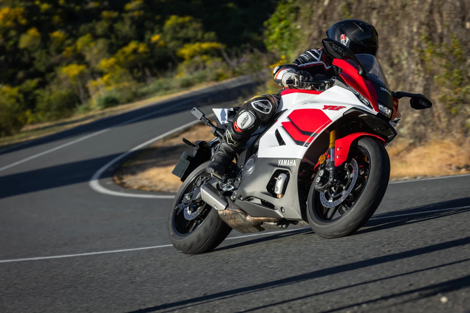 2026 ヤマハ R7 - ライディング