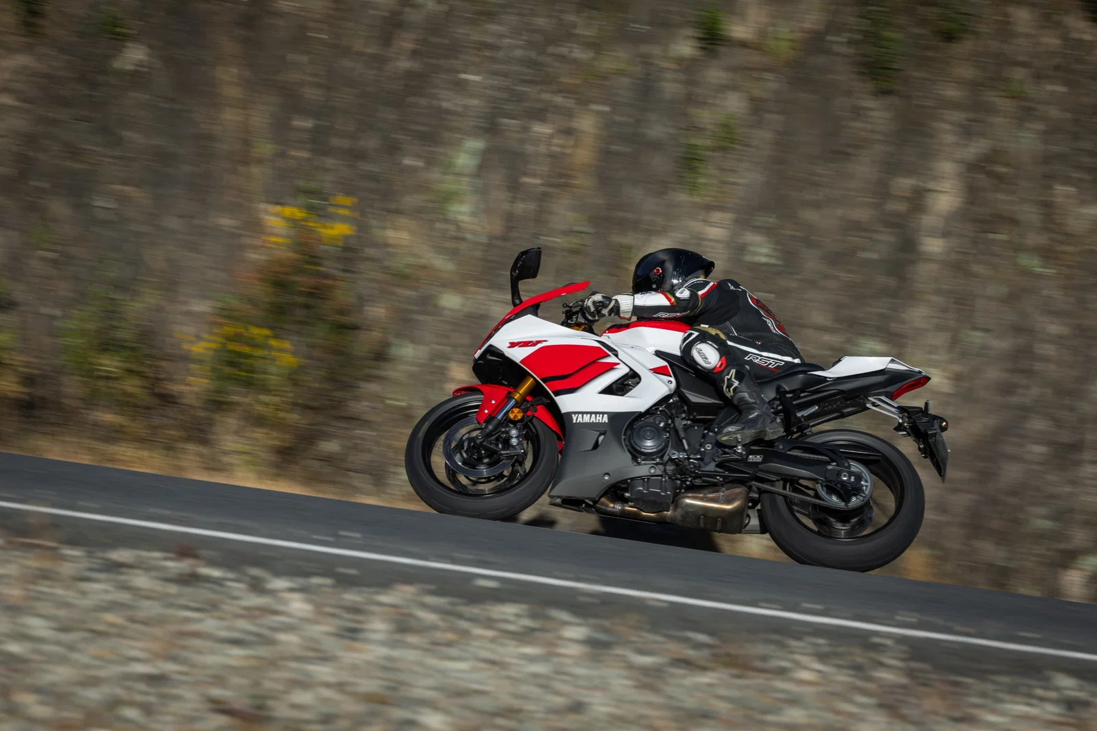 2026 ヤマハ R7 - ライディング