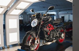 2026 MV Agusta Brutale 800が新しいプレミアムカラーリングを取得