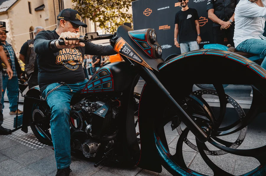 イベントに登場したハーレーダビッドソンのチョッパー。