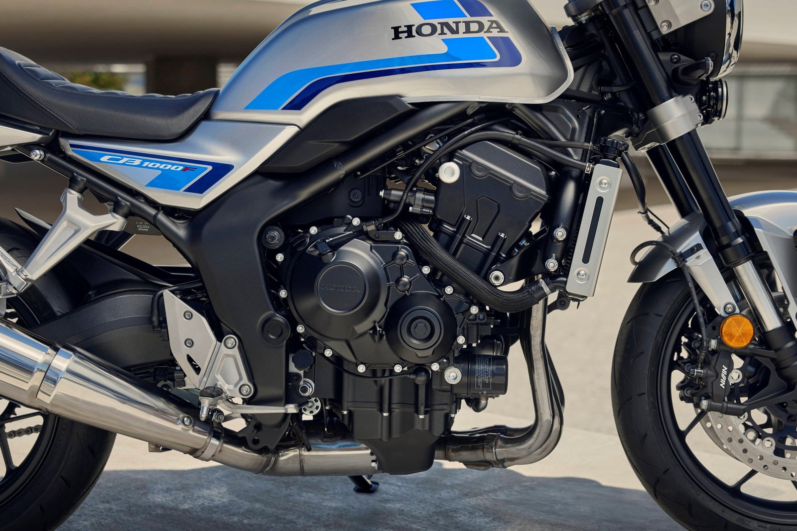 ホンダCB1000Fエンジン