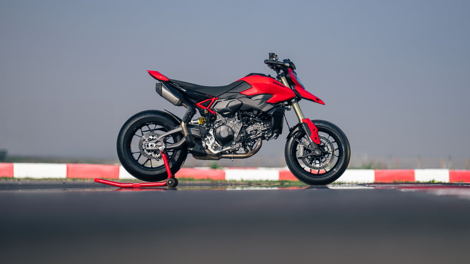 2026 Ducati Hyper Motard V2