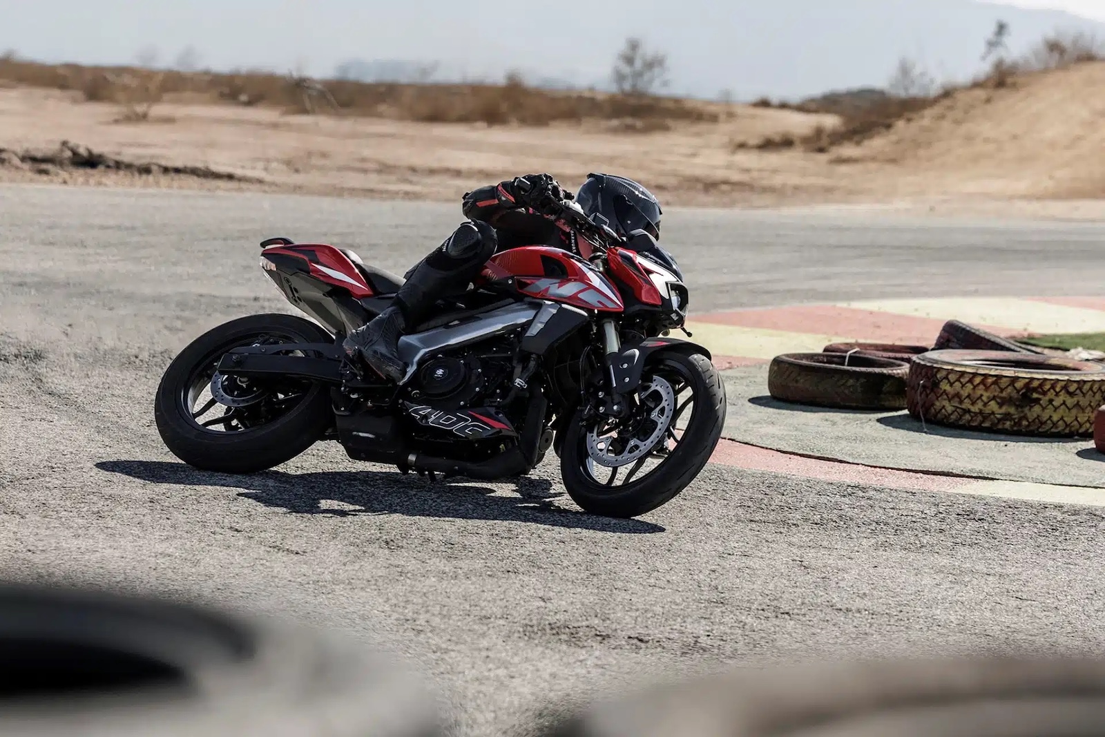 バジャージ パルサー NS 400