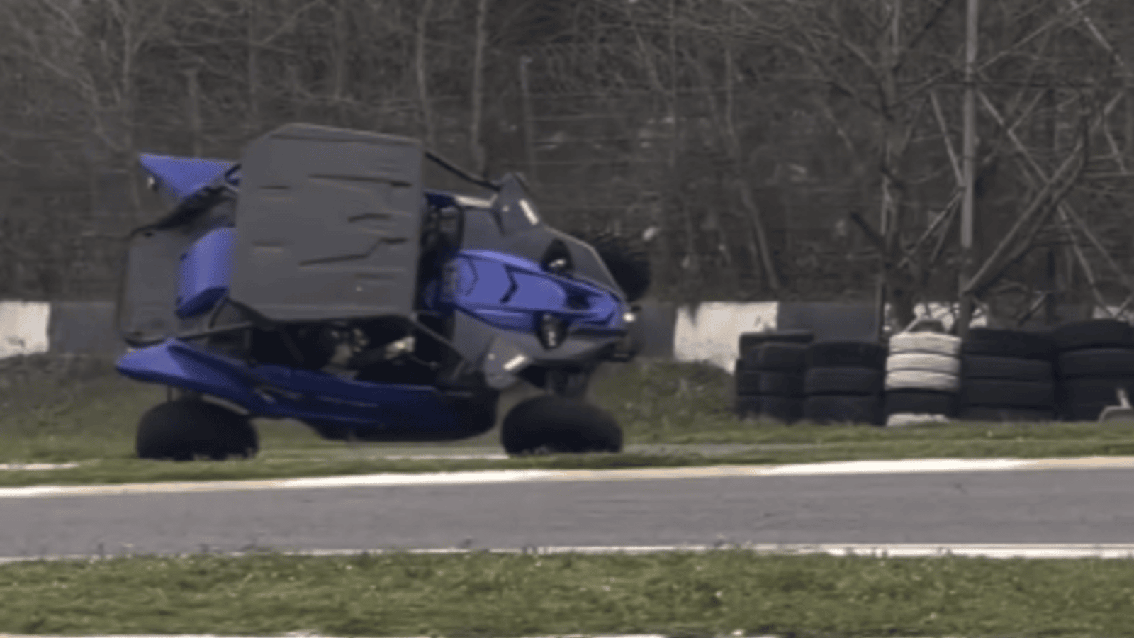 Toprak Razgatlioglu driving a Yamaha YXZ1000R