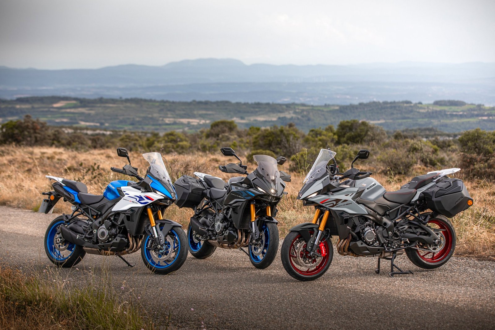 スズキ GSX-S1000GX+ ラインナップ