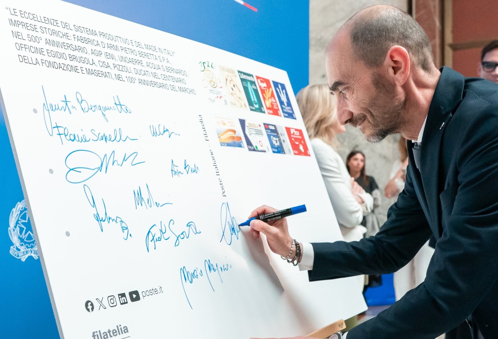 ドゥカティ100周年記念切手がイタリアで公開