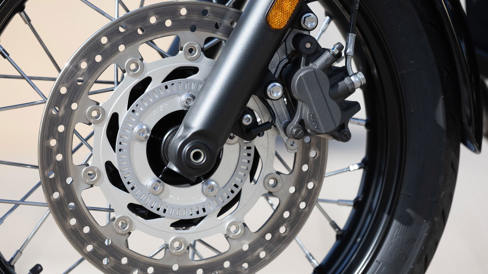 The Triumph Bonneville T100 (2026) - detail