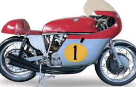 象徴的なMVアグスタグランプリバイクが英国オークションで100万ポンド近くで落札