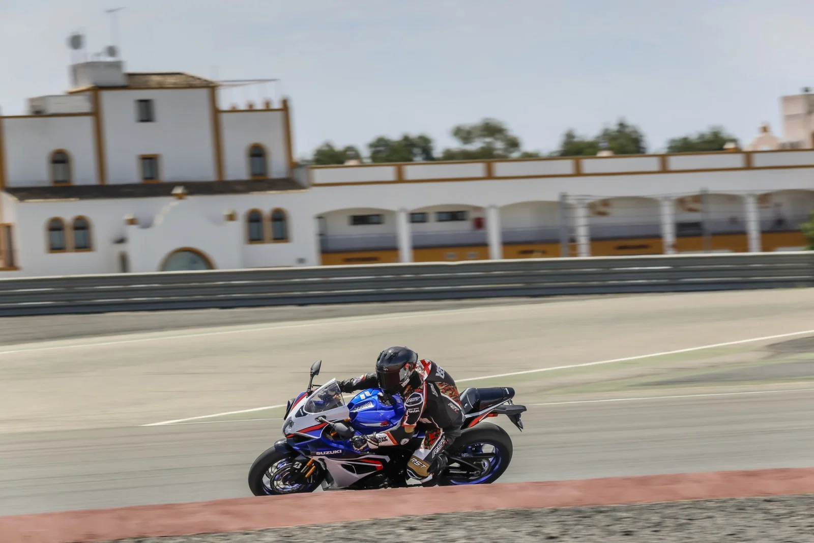 2026 スズキ GSX-R1000R - 乗車