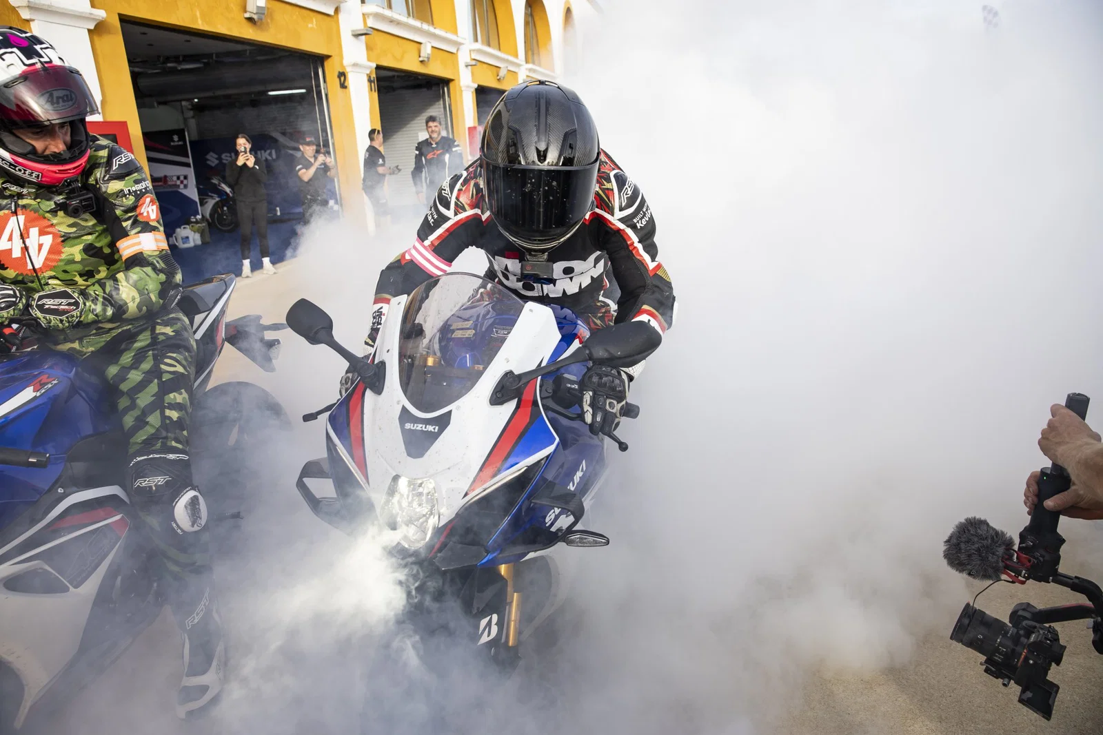 2026年型スズキGSX-R1000R - ちなみに、私たちはイベントで優勝しました。 6時間で724km