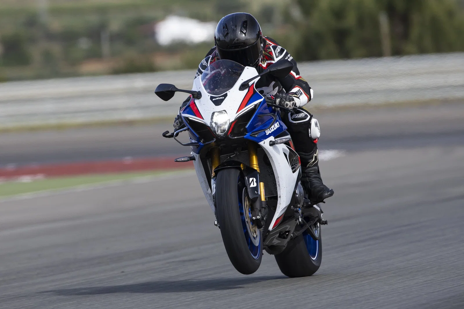 2026 スズキ GSX-R1000R - 乗車