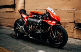 マックス・ハザンの400馬力のフェラーリエンジン搭載バイクが50万ドルで落札される