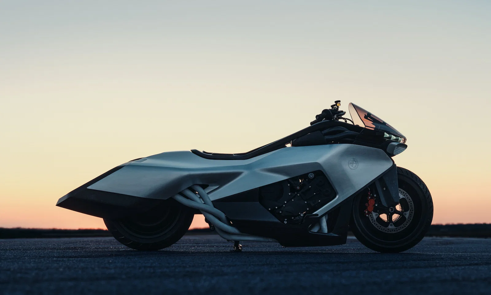 BMW Vision K18 - 側面図