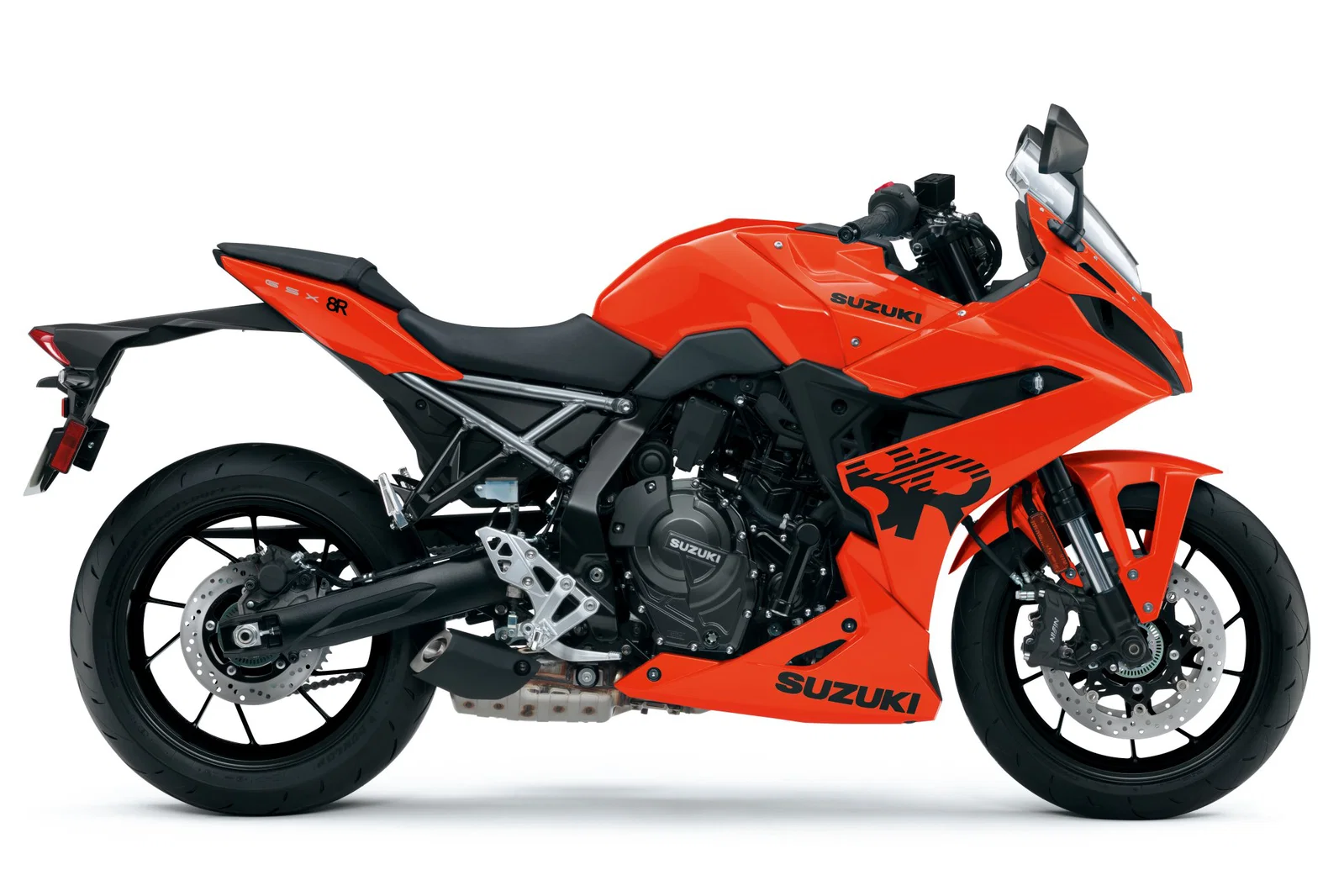 ドイツと同じオレンジ色のスズキ GSX-8R。