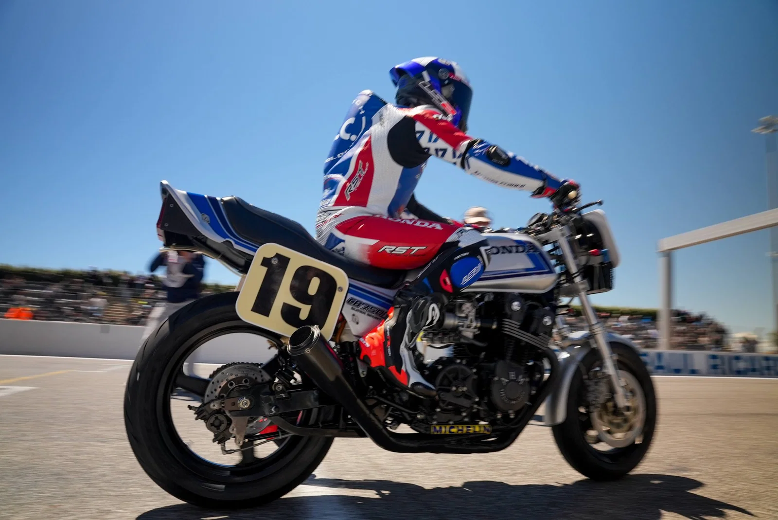 ポール・リカール・サーキットにあるホンダCB1000F。