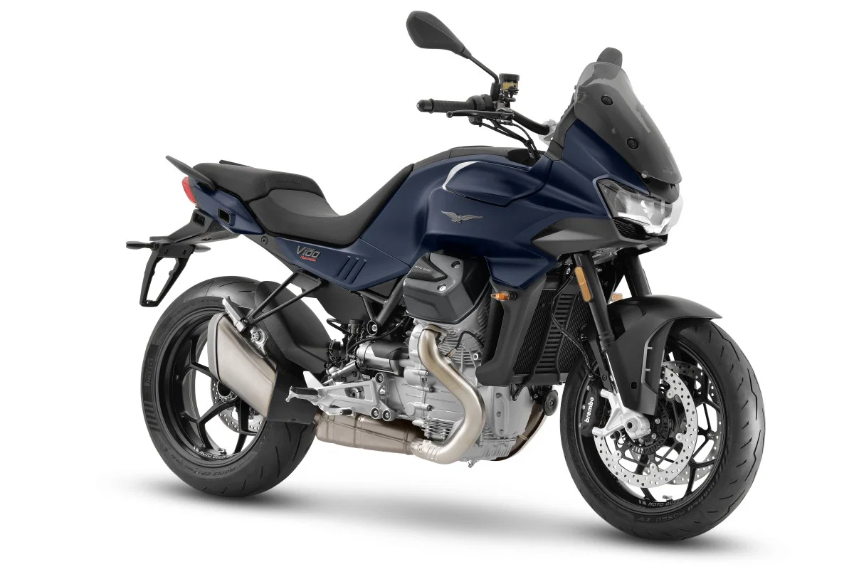 ブルーのカラーリングを施した2025 Moto Guzzi V100 Mandello。