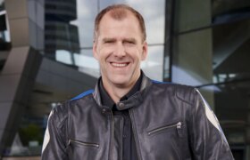 KTM、BMW Motorradの元技術第一人者クリストフ・リシュカ氏を引き抜く