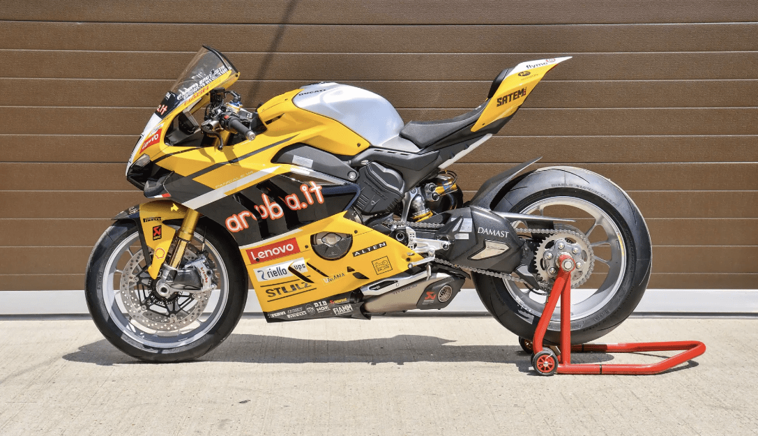 アルバロ・バウティスタ WorldSBKレプリカ。クレジット: Iconic Auctioneers。