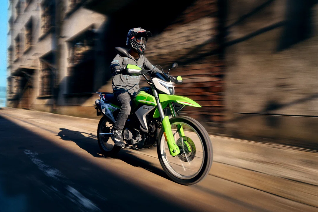 CFMoto 250 デュアル