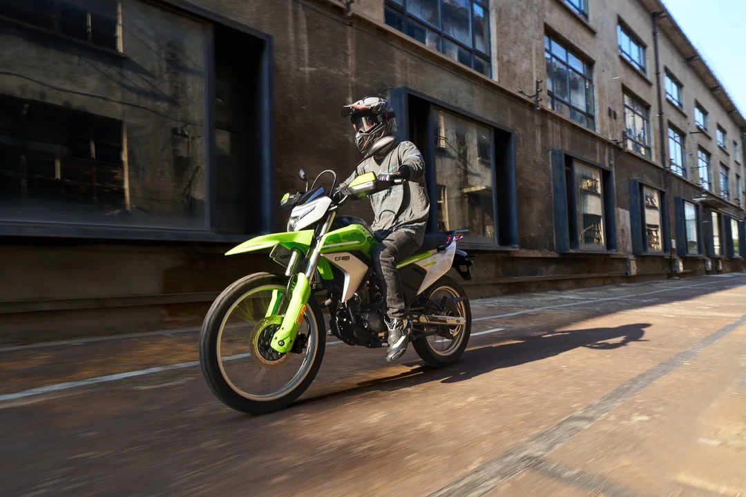 CFMoto 250 デュアル