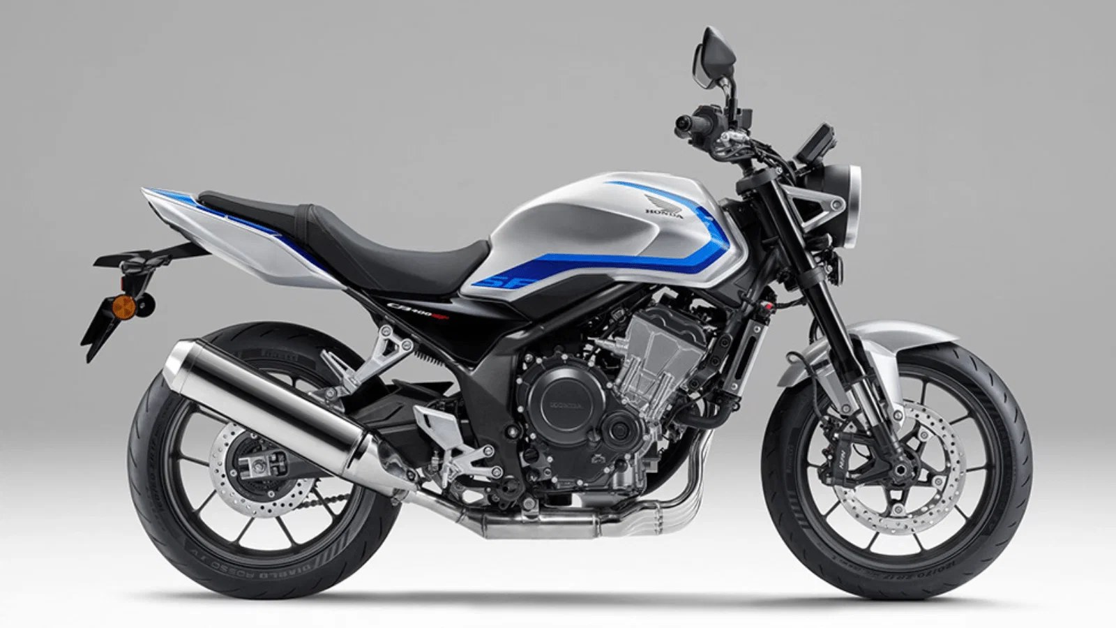新しいホンダ CB400 スーパーフォア E クラッチ。