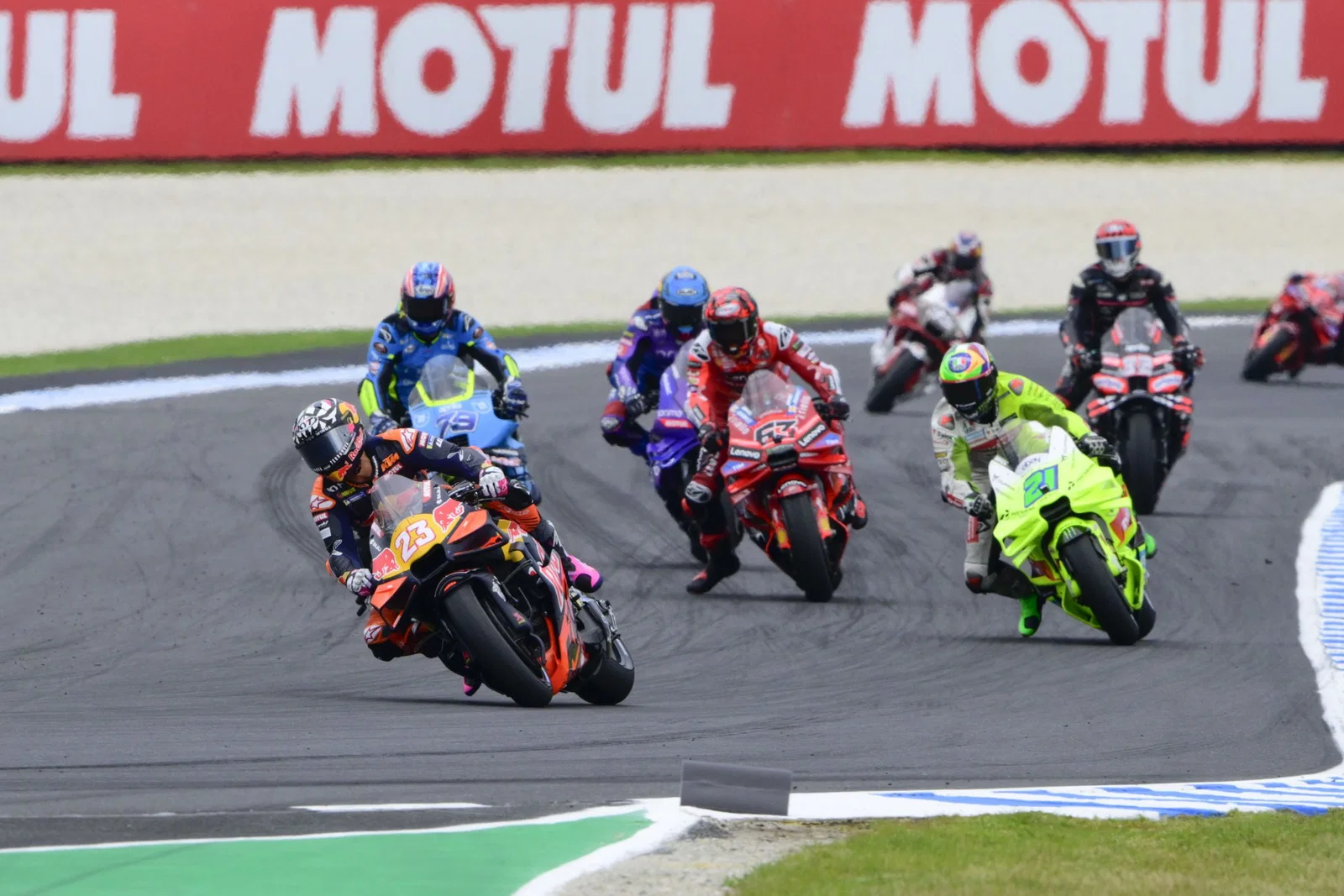 フィリップアイランドで開催される2025年オーストラリアMotoGPレース。クレジット: ゴールドとグース。