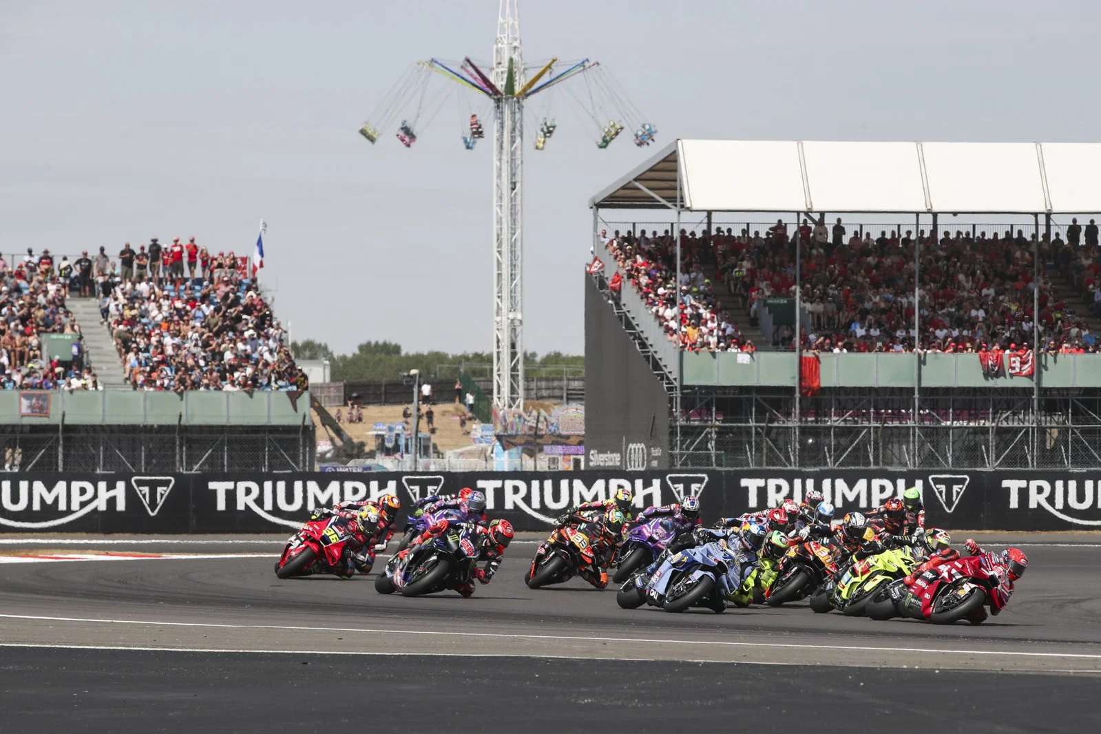 シルバーストンで開催される2026年英国MotoGP。クレジット: ゴールドとグース。