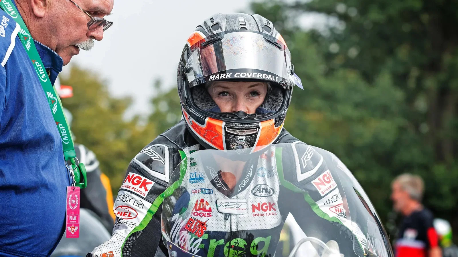 2019 年の TT でのマリア・コステロ。クレジット: マン島 TT。