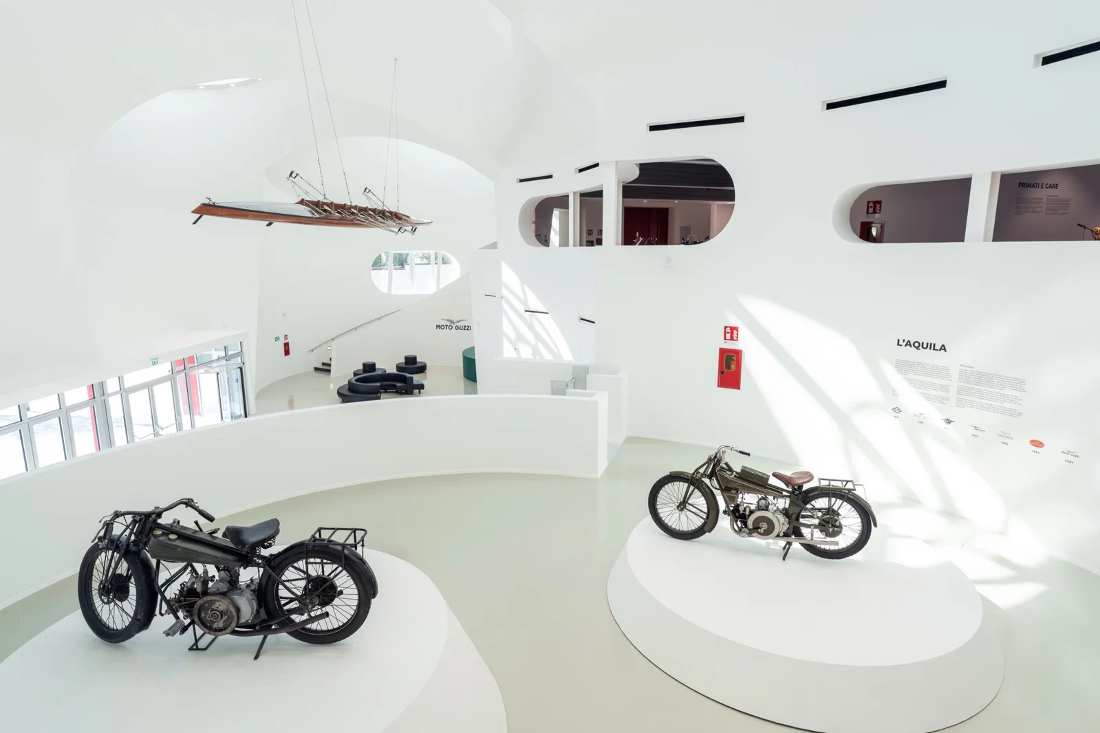 新しいモト・グッツィ博物館内に展示されている自転車の一部