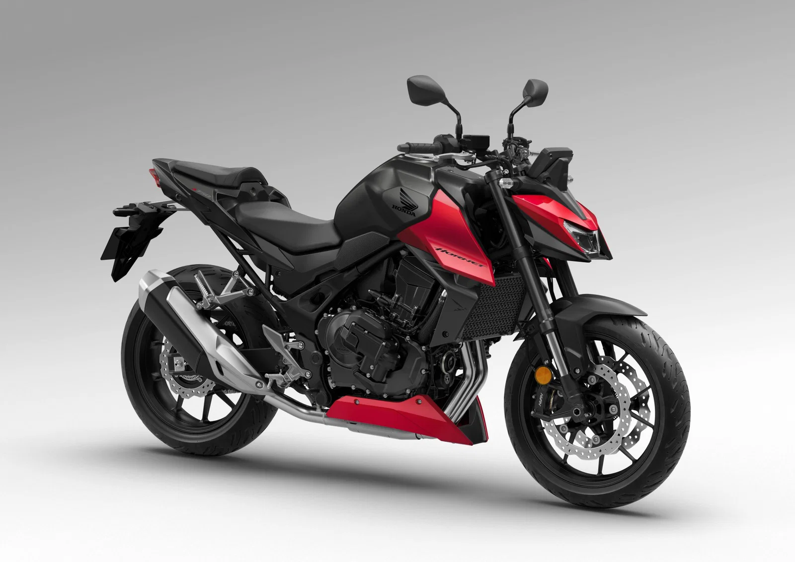 新型ホンダCB750ホーネット。