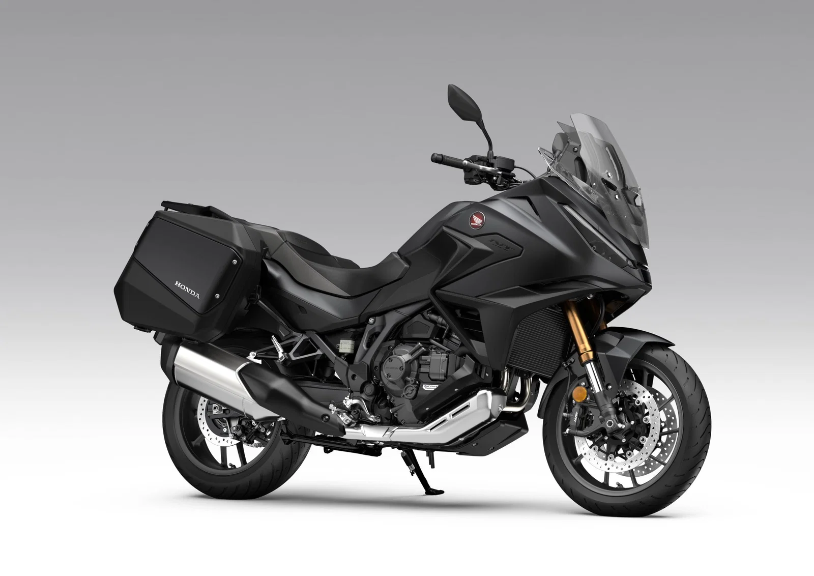 新色のブラックをまとった2027 Honda NT1100。