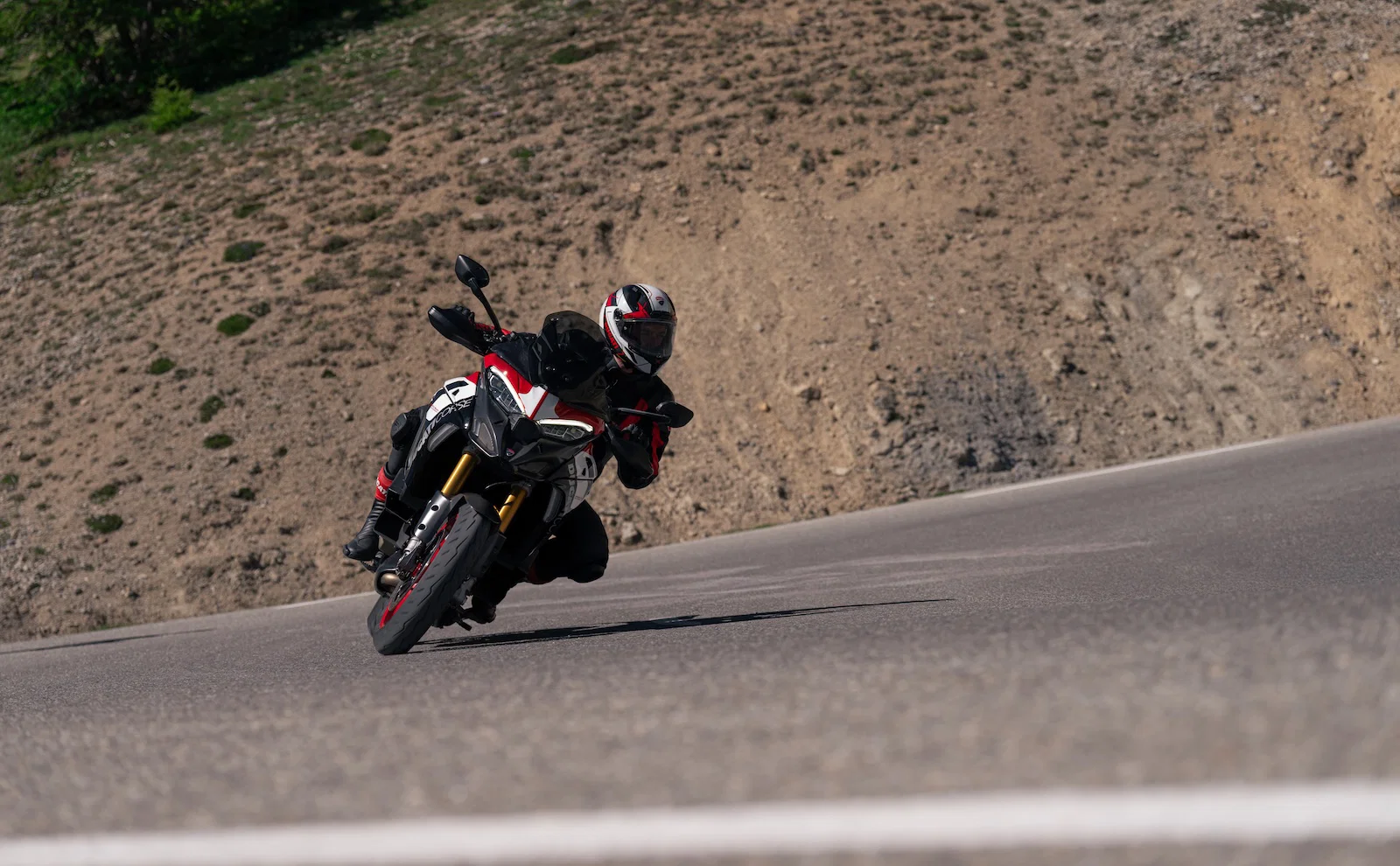 2027 Ducati Multistrada V4 パイクスピーク エディション