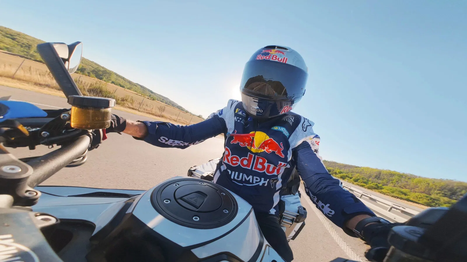 Sam Sunderland on his world record attempt. Credit: Baptiste Fauchille/Red Bull Content Pool.