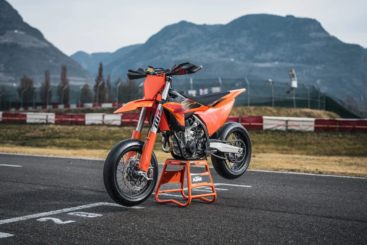 2027 KTM 450 SMR。