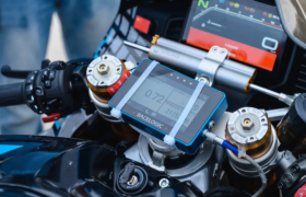CFMoto、時速196.2マイルのプロトタイプの開発が続く中、V4 SR-RRをコース上で解き放つ
